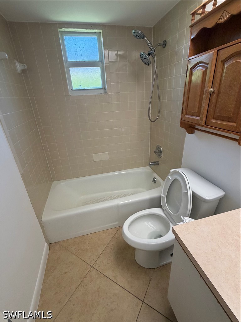 3 Bed SingleFamilyResidence for Sale in Naples, photo 8