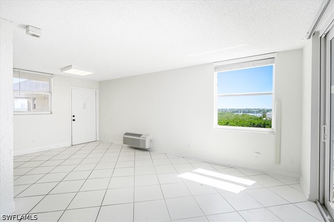 1 Bed Condominium for Sale in Bonita Springs, photo 8
