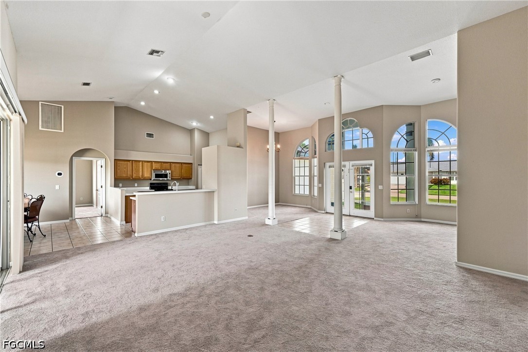 4 Bed SingleFamilyResidence for Sale in Cape Coral, photo 8