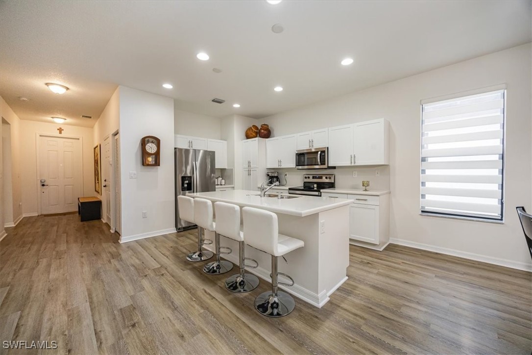 3 Bed SingleFamilyResidence for Sale in Silverwood, FL — photo 9