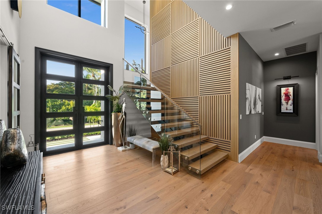 5 Bed Pool Home for Sale in Aqualane Shores, photo 9