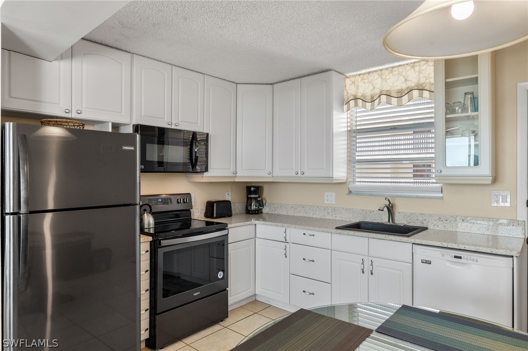 1 Bed Waterfront Home for Sale in Beach And Tennis Club, photo 9