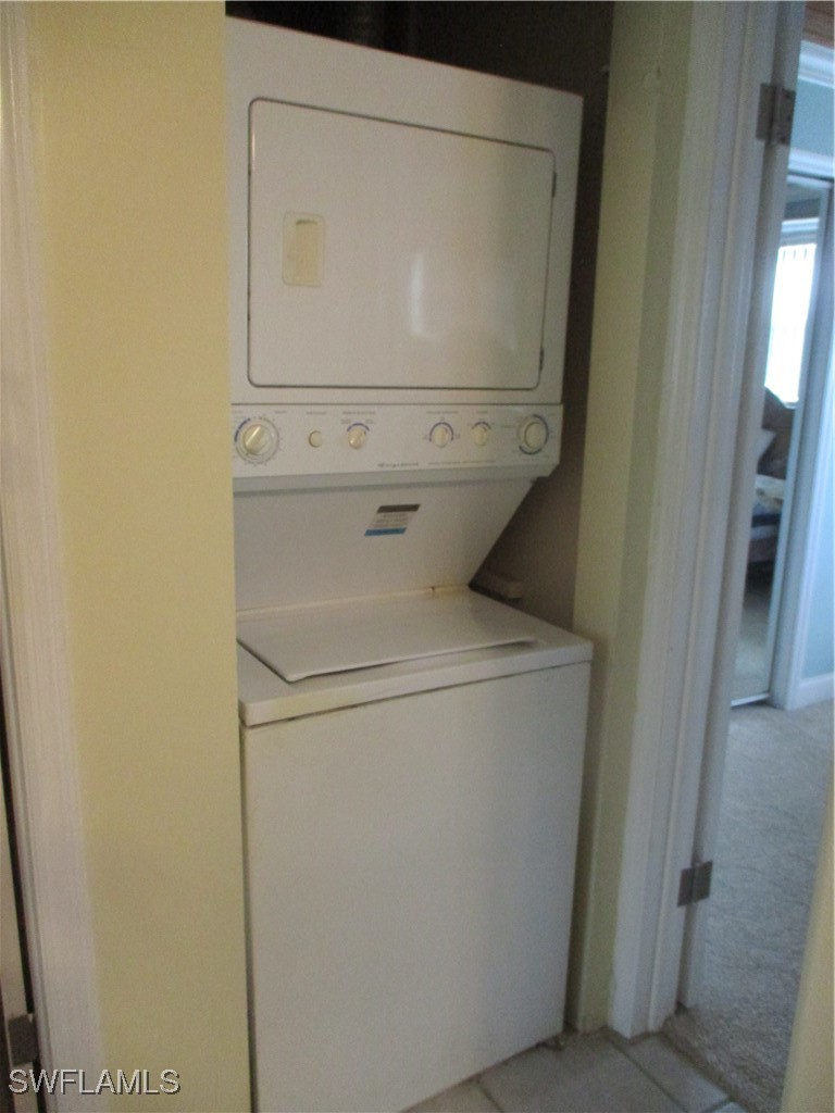 1 Bed Waterfront Home for Sale in Fort Myers, FL, $99,000 — photo 9