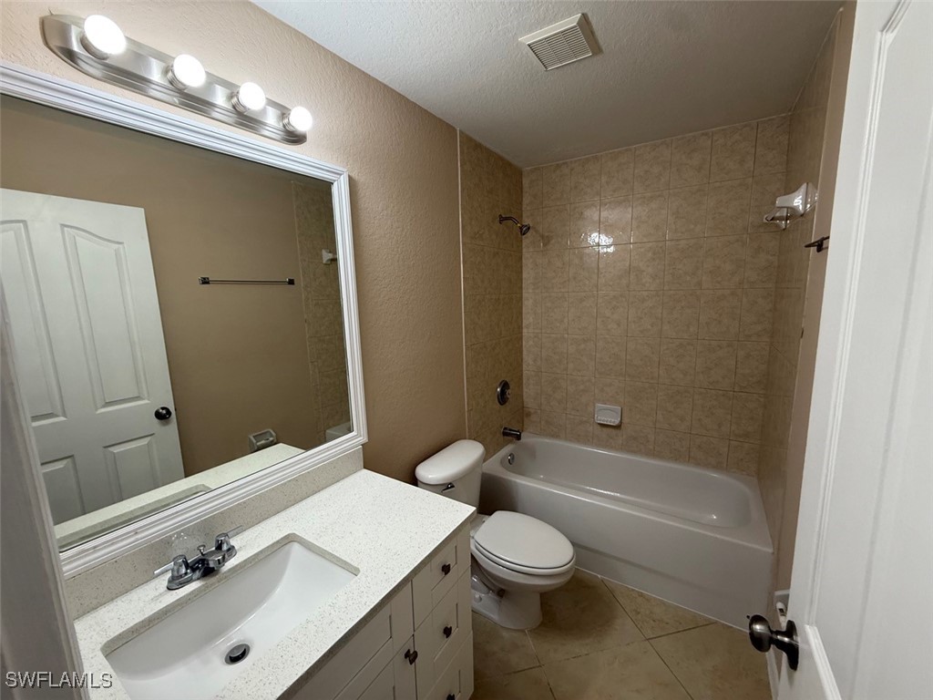 3 Bed SingleFamilyResidence for Sale in Lehigh Acres, FL — photo 9