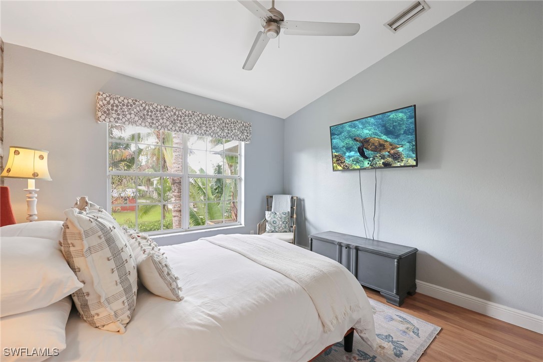 2 Bed SingleFamilyResidence for Sale in Naples, photo 9