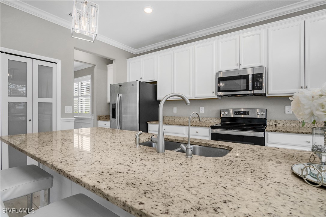 6 Bed Pool Home for Sale in Estero, photo 9