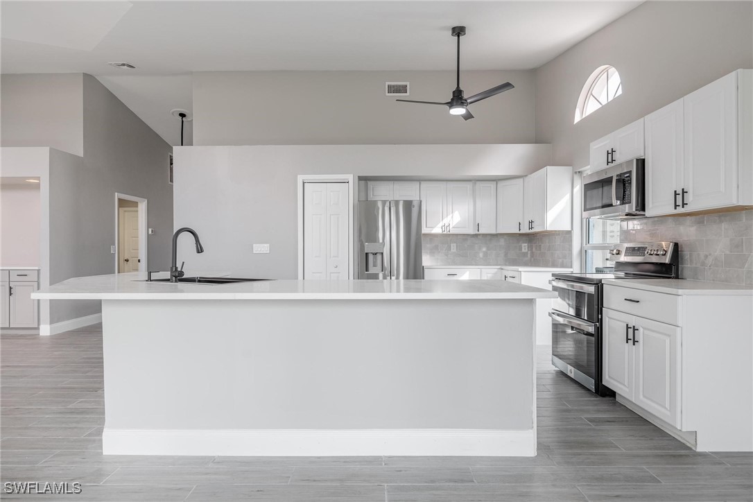 3 Bed SingleFamilyResidence for Sale in Kelly Greens, FL — photo 9