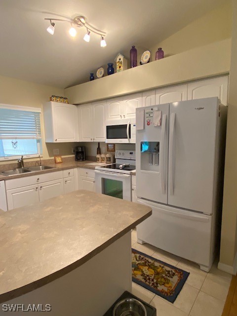 3 Bed SingleFamilyResidence for Sale in Cape Coral, FL — photo 9