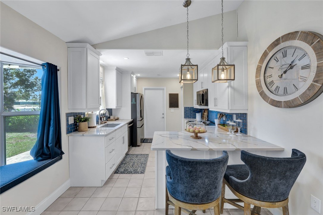 3 Bed SingleFamilyResidence for Sale in Marco Island, photo 9