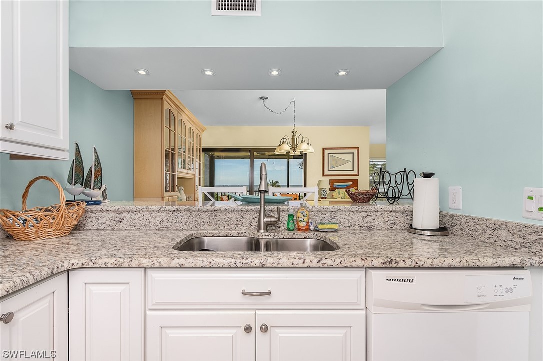 2 Bed Condominium for Sale in Bokeelia, photo 9