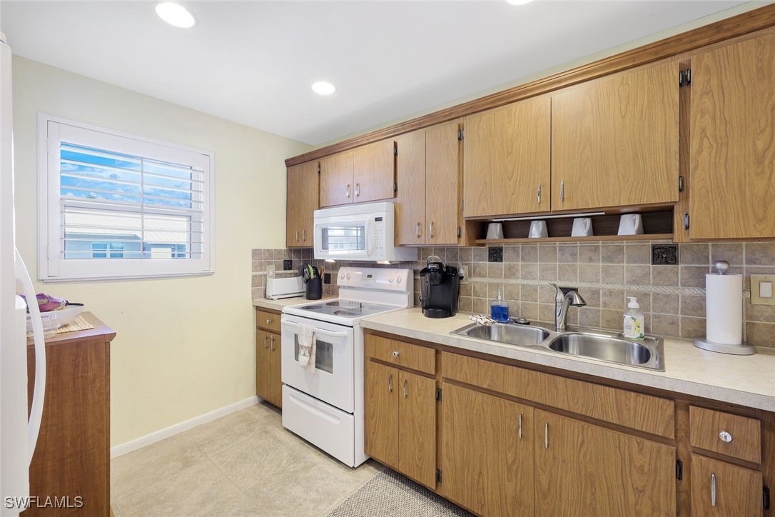 2 Bed Condominium for Sale in Beach View, FL, $539,000 — photo 9
