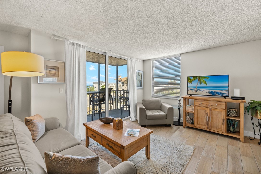 1 Bed Waterfront Home for Sale in Beach And Tennis Club, photo 9