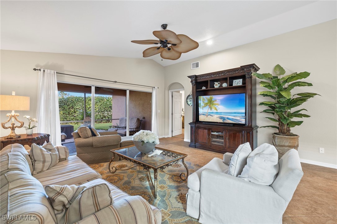 2 Bed SingleFamilyResidence for Sale in Estero, photo 9