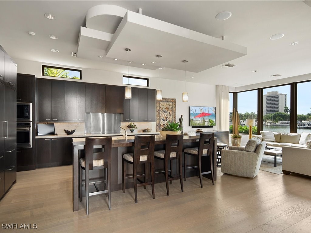 6 Bed Pool Home for Sale in Park Shore, photo 9