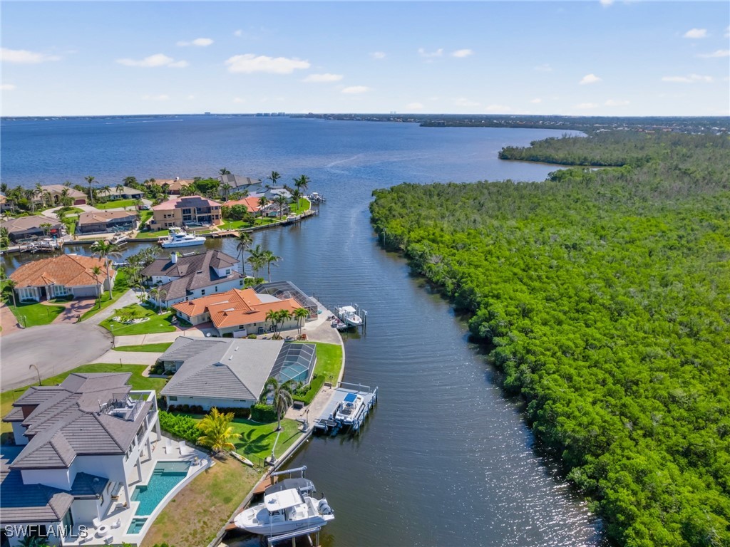 3 Bed Pool Home for Sale in Palm Acres, photo 9