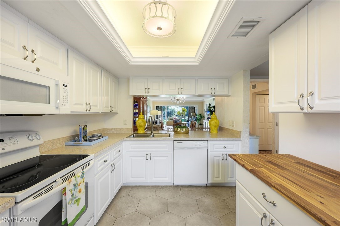 2 Bed Condominium for Sale in Courtwood, FL, $250,000 — photo 9