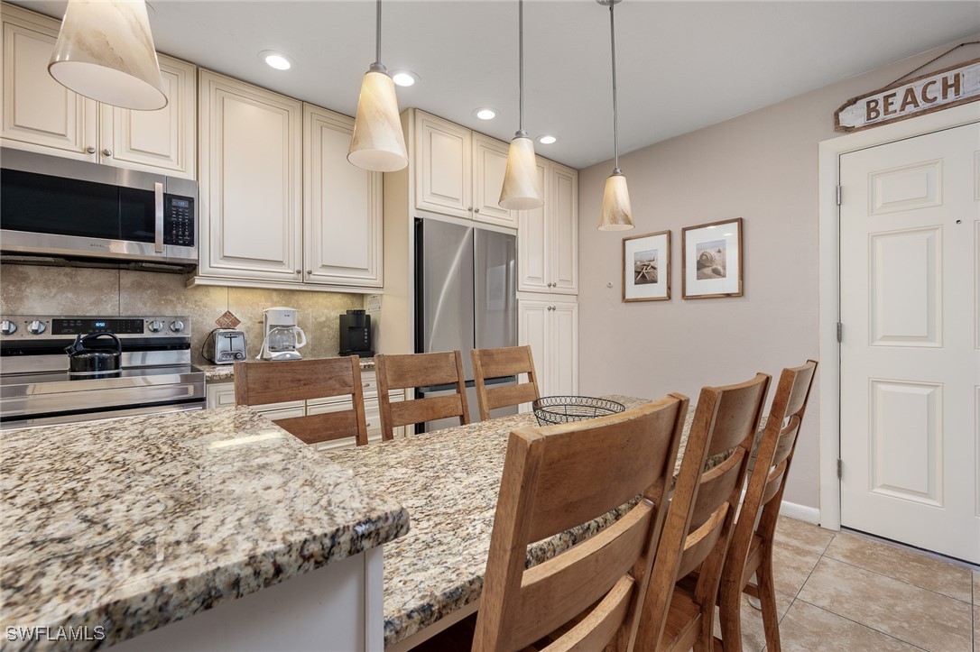 2 Bed Condominium for Sale in Sanibel, photo 9