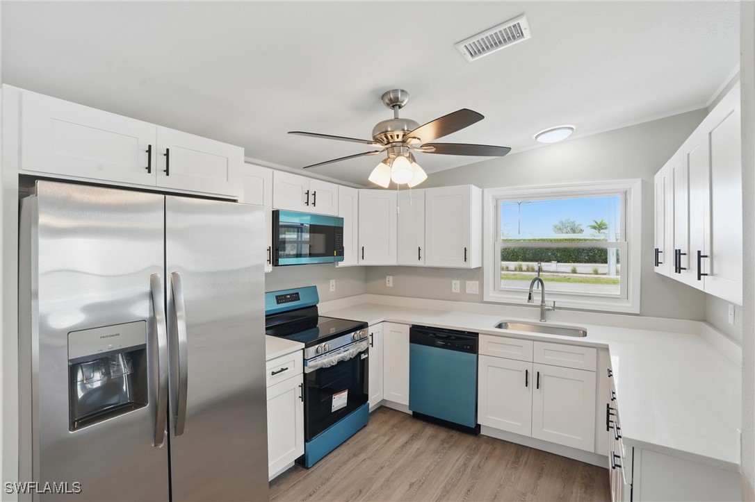 2 Bed ManufacturedHome for Sale in Naples, FL, $199,000 — photo 9
