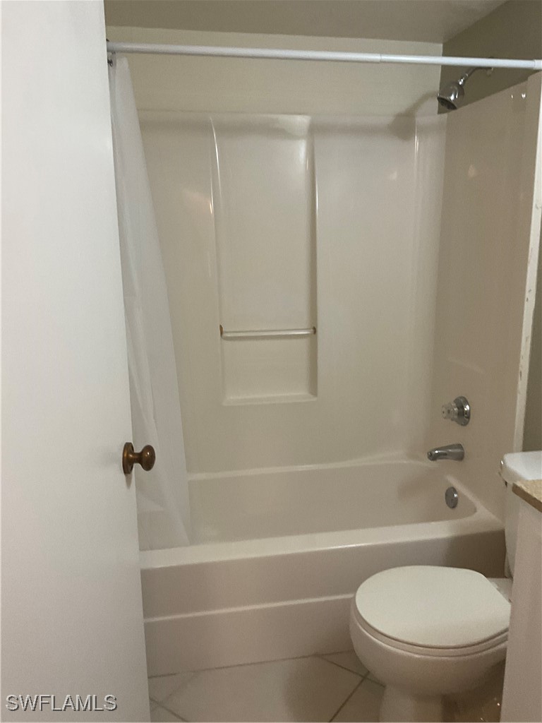 2 Bed Condominium for Sale in Fort Myers Beach, FL, $450,000 — photo 9