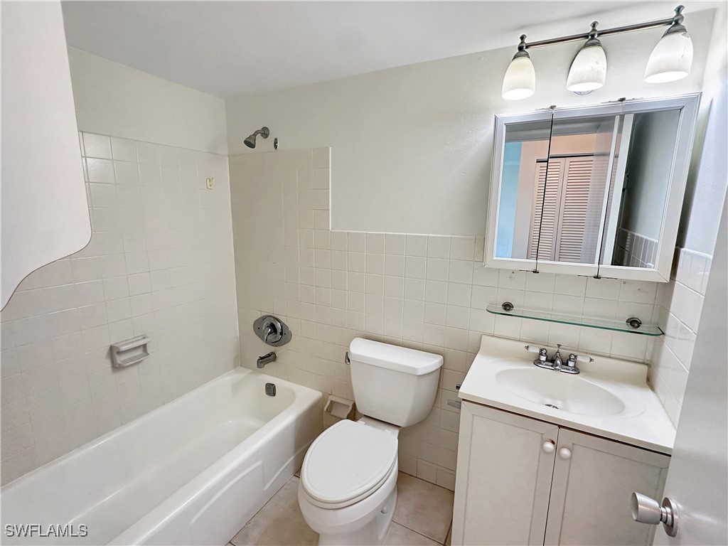 1 Bed Condominium for Sale in Seabreeze West, FL, $199,900 — photo 9