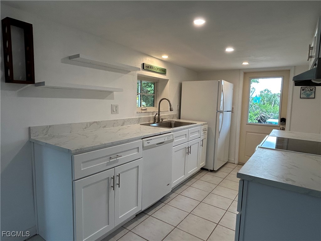 2 Bed Waterfront Home for Sale in Matlacha, FL, $266,000 — photo 9