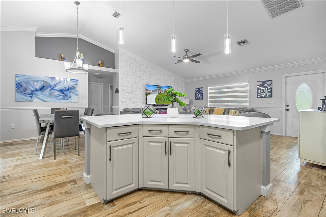4 Bed SingleFamilyResidence for Sale in Lehigh Acres, photo 9