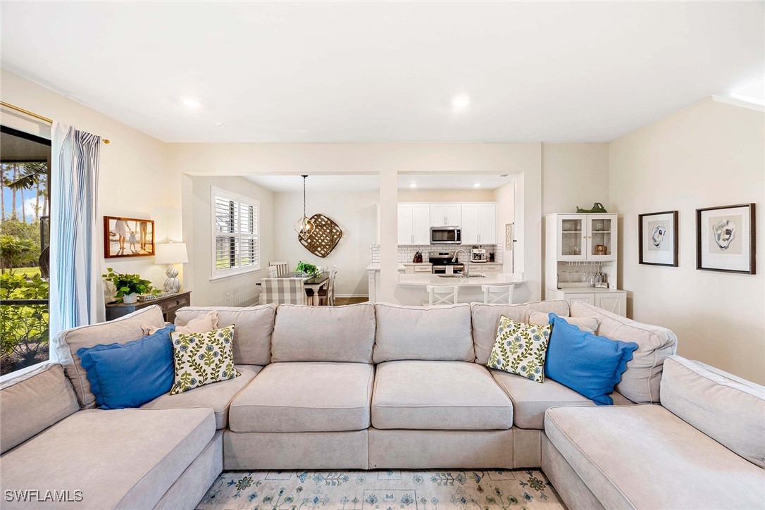 3 Bed SingleFamilyResidence for Sale in Westbrook, photo 9