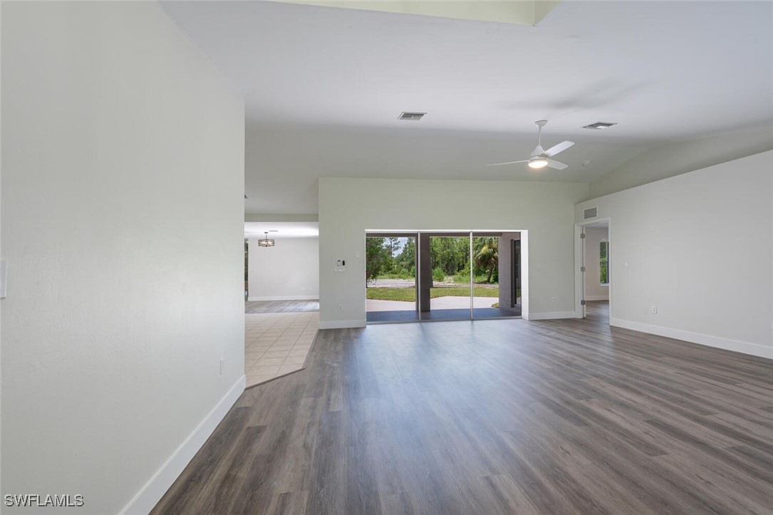 4 Bed SingleFamilyResidence for Sale in Naples, photo 9