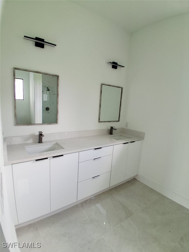 3 Bed SingleFamilyResidence for Sale in Lehigh Acres, photo 9