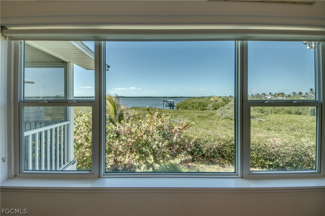 3 Bed Waterfront Home for Sale in Seagull Bay, photo 9