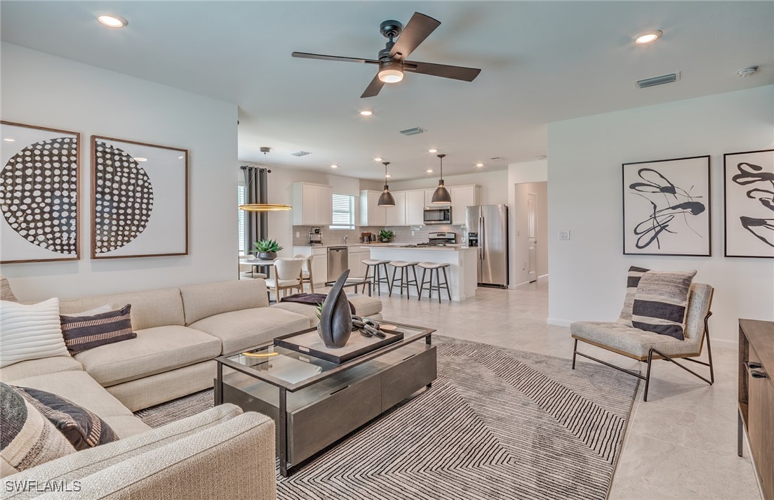 4 Bed SingleFamilyResidence for Sale in Caloosa Cove, FL — photo 9