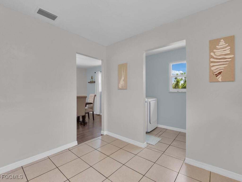 4 Bed SingleFamilyResidence for Sale in Lehigh Acres, photo 9