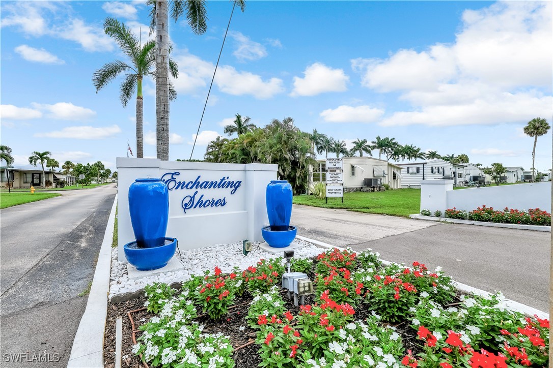1 Bed ManufacturedHome for Sale in Naples, FL, $89,000 — photo 9