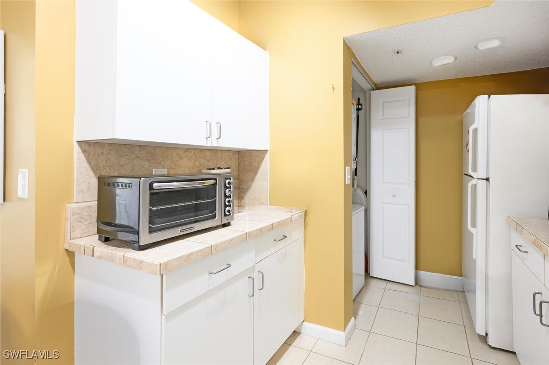 2 Bed Condominium for Sale in Napoli, FL — photo 9