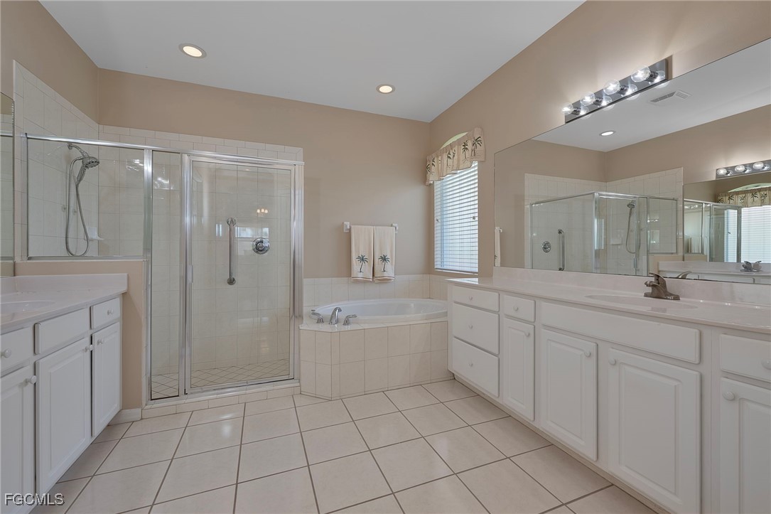 3 Bed SingleFamilyResidence for Sale in Bonita Springs, photo 9