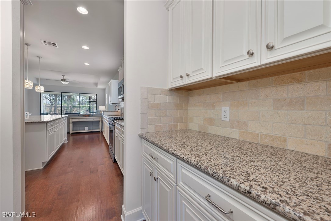 3 Bed SingleFamilyResidence for Sale in Naples, FL, $725,000 — photo 9