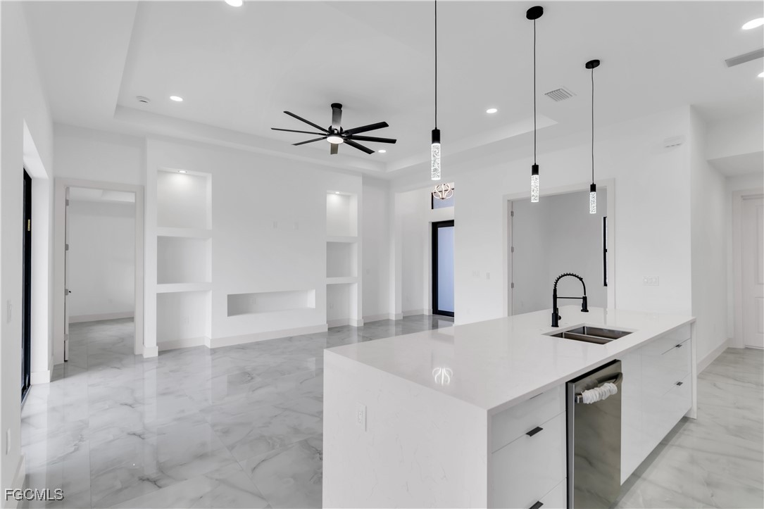 3 Bed SingleFamilyResidence for Sale in Lehigh Acres, photo 9