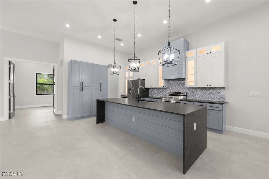 4 Bed SingleFamilyResidence for Sale in Naples, photo 9