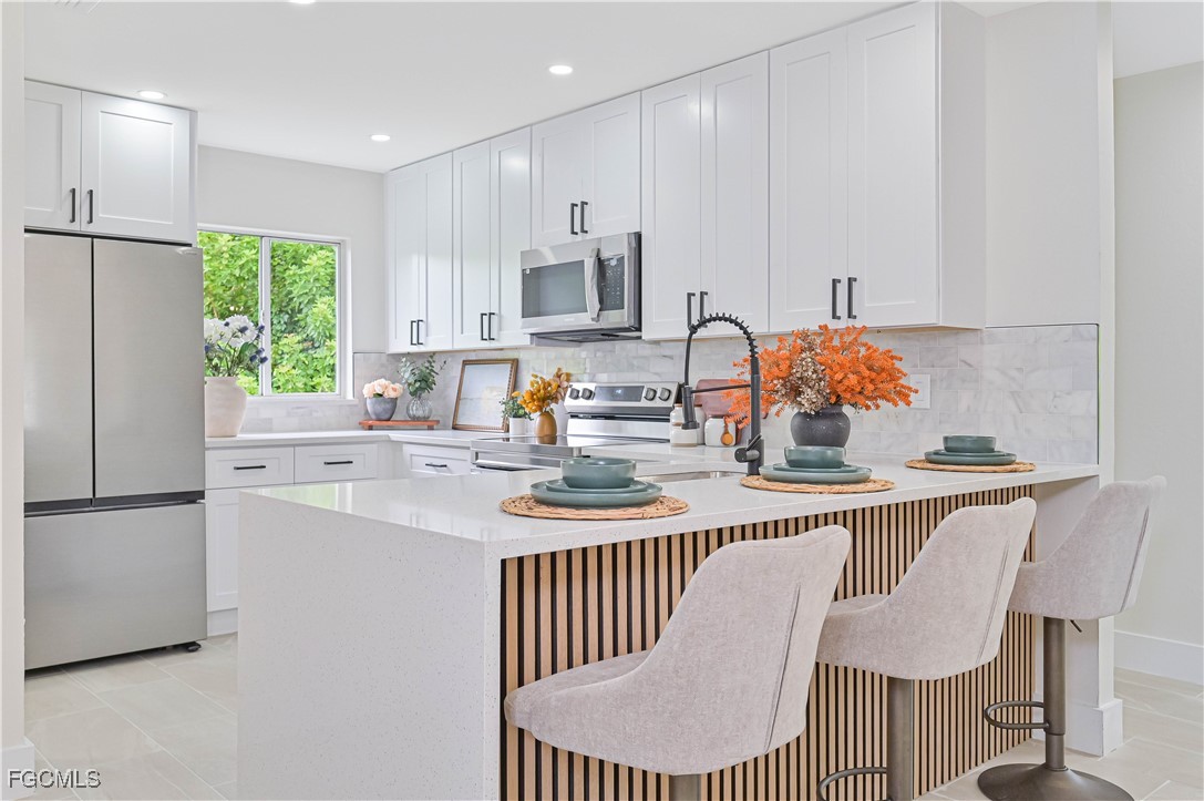 3 Bed SingleFamilyResidence for Sale in Lehigh Acres, photo 9
