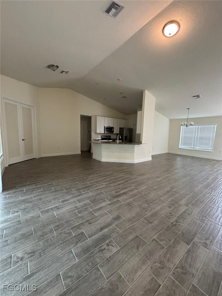 4 Bed SingleFamilyResidence for Sale in Lehigh Acres, photo 9