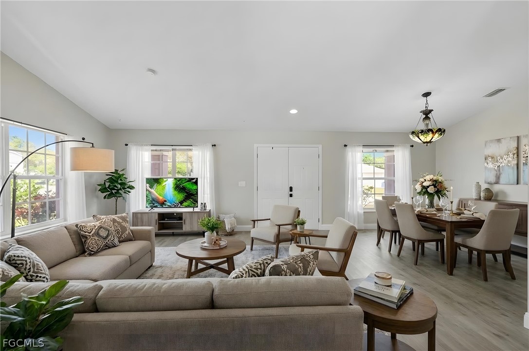 3 Bed SingleFamilyResidence for Sale in Eagle Pointe, photo 9
