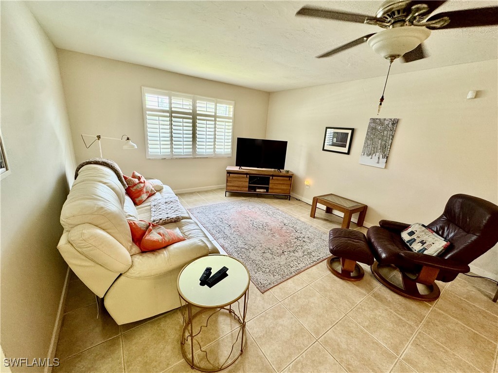 2 Bed Waterfront Home for Sale in Fort Myers, photo 9
