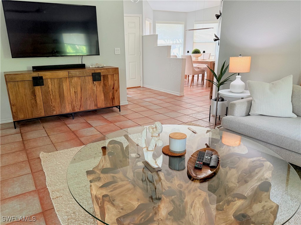 2 Bed Attached for Sale in Naples, photo 9