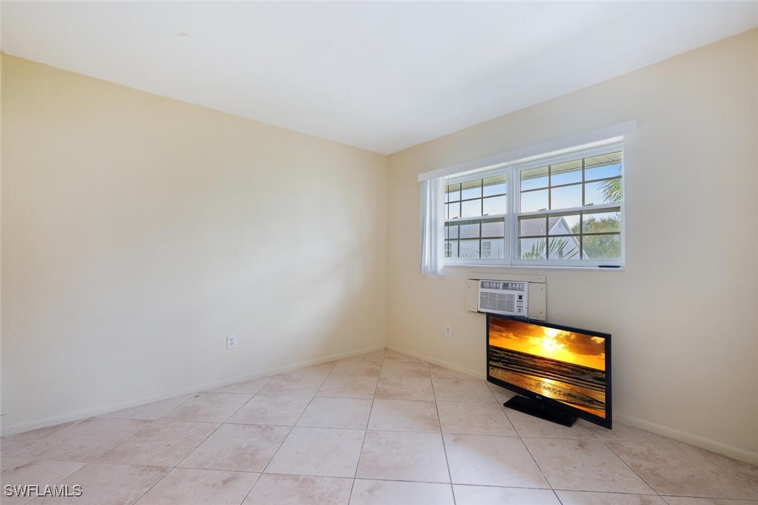 2 Bed Condominium for Sale in Marco Manor Club, photo 9