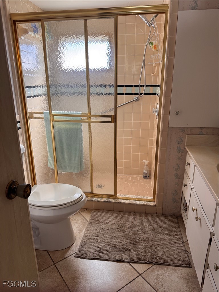 1 Bed Waterfront Home for Sale in Fort Myers, FL, $82,000 — photo 9