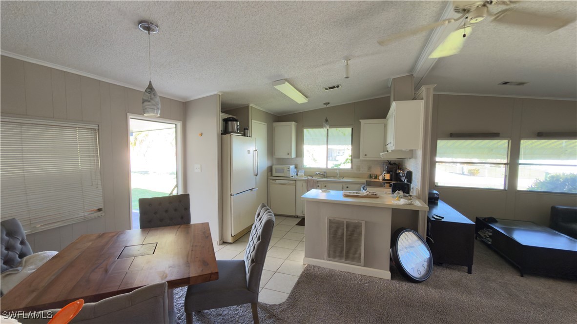 2 Bed ManufacturedHome for Sale in Riverwood, FL, $90,000 — photo 9