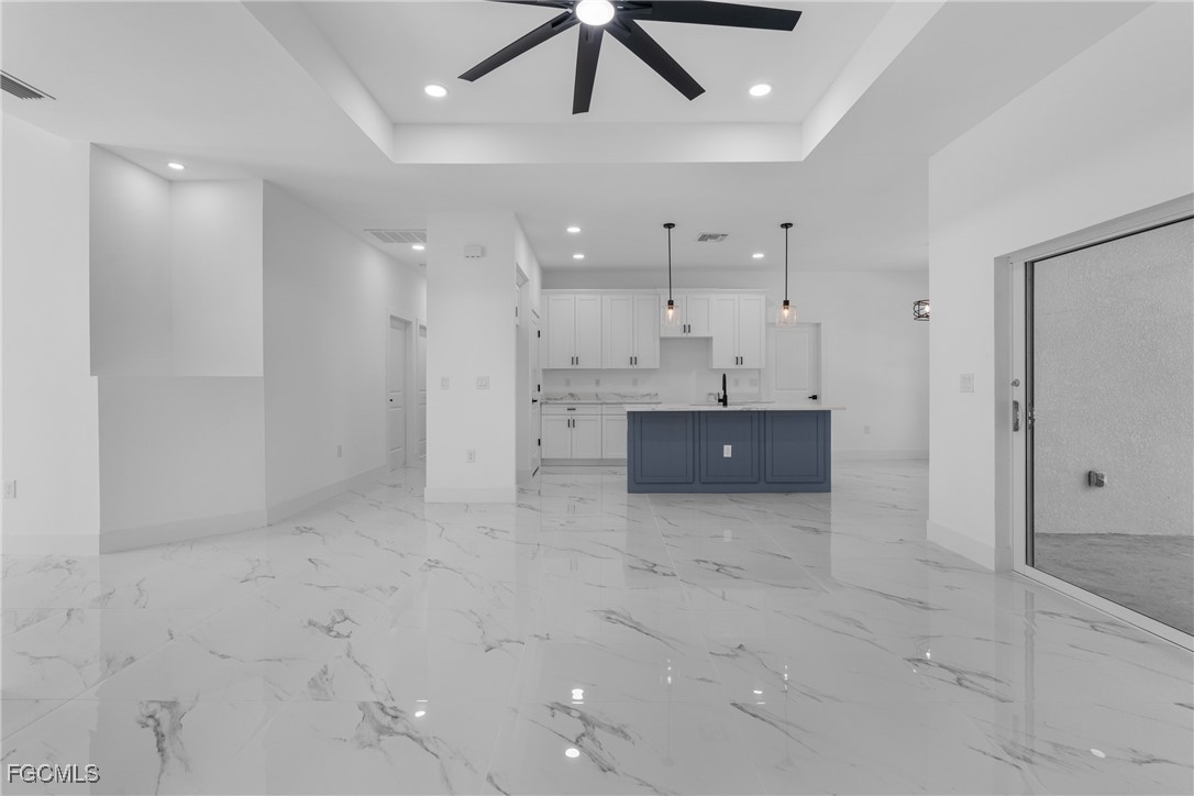 4 Bed SingleFamilyResidence for Sale in Lehigh Acres, photo 9
