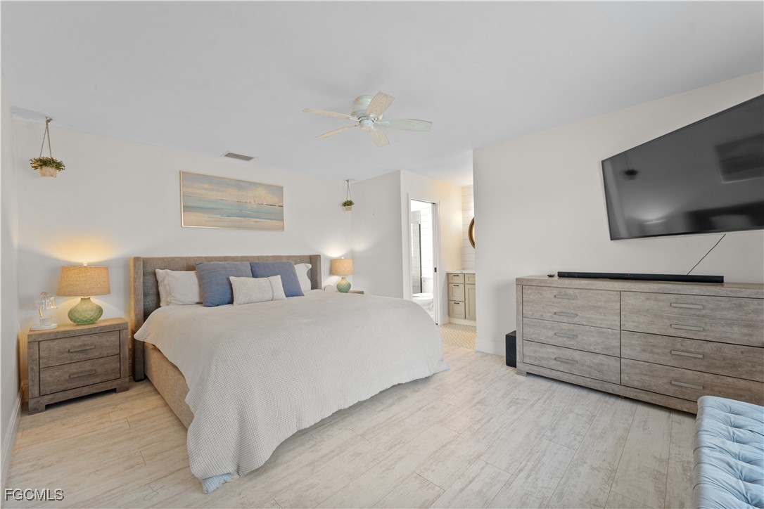 2 Bed SingleFamilyResidence for Sale in South Pointe, FL — photo 9