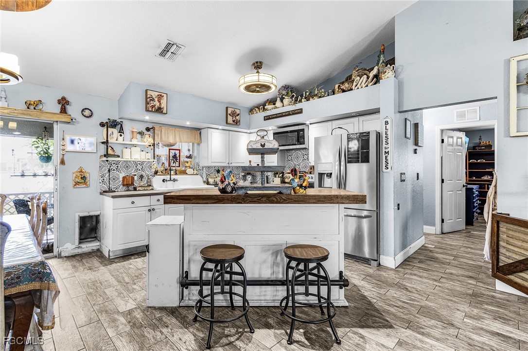 4 Bed SingleFamilyResidence for Sale in Cape Coral, photo 9