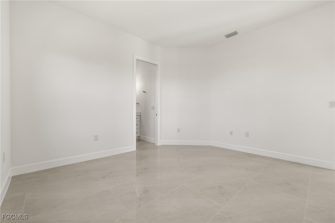 3 Bed Waterfront Home for Sale in Fort Myers, FL — photo 9